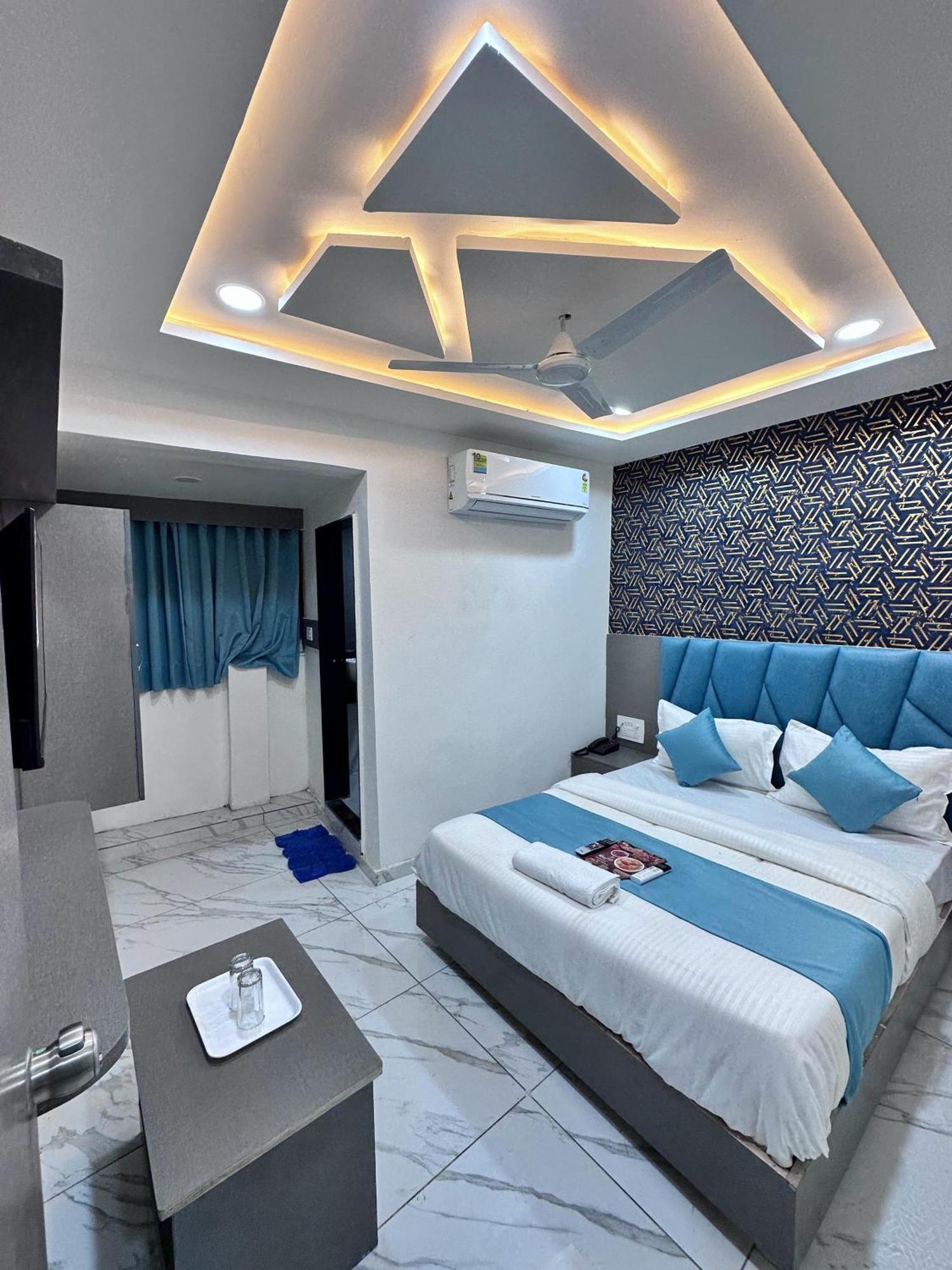 Hotel The Pacific Ahmedabad Airport Luaran gambar