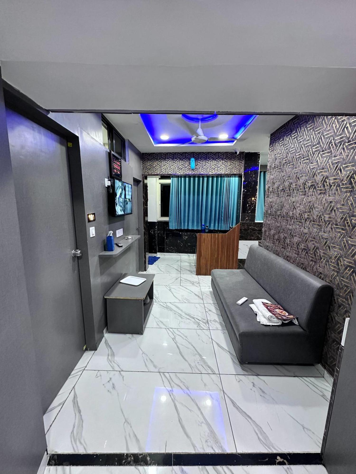 Hotel The Pacific Ahmedabad Airport Luaran gambar