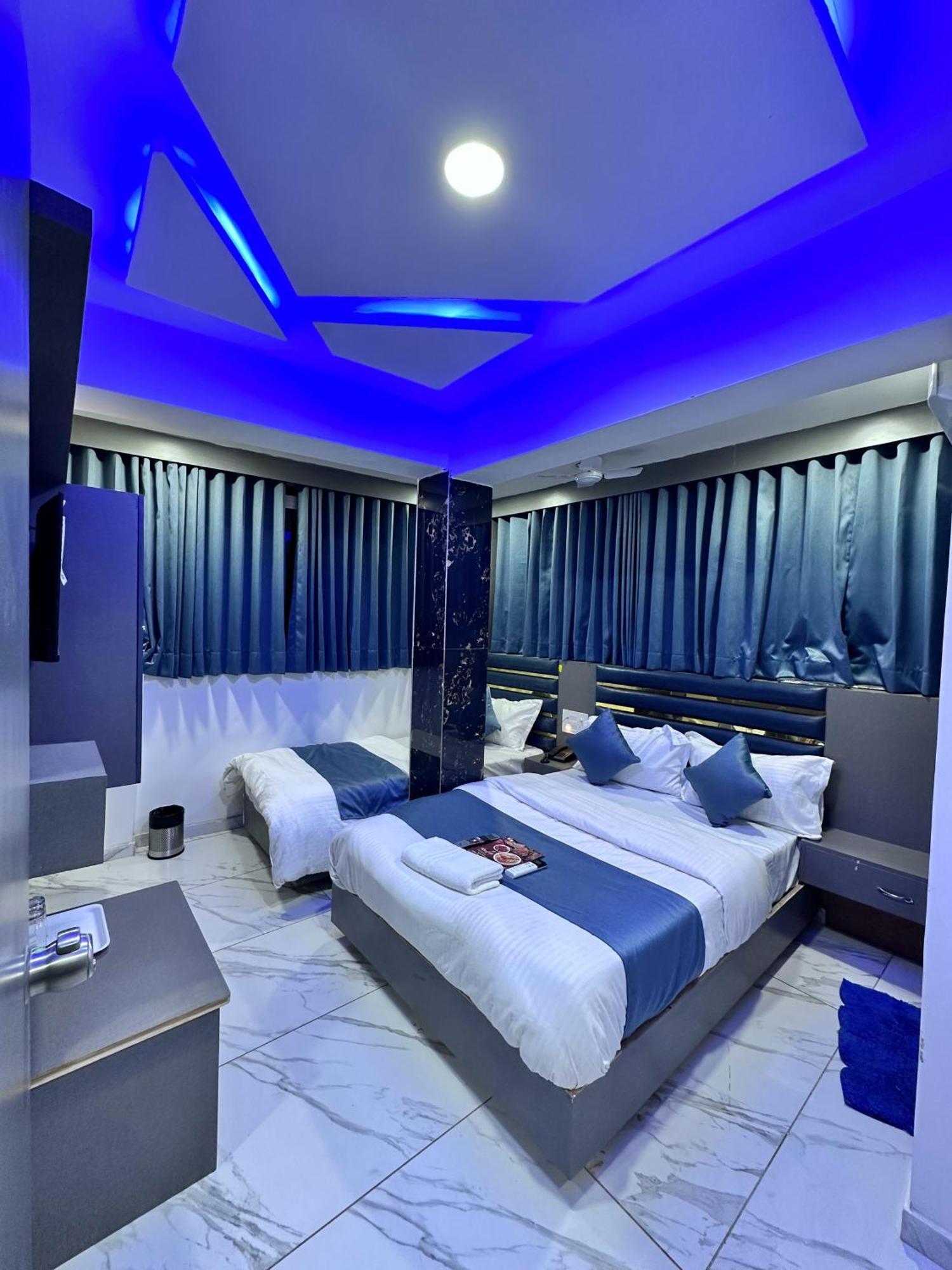 Hotel The Pacific Ahmedabad Airport Luaran gambar