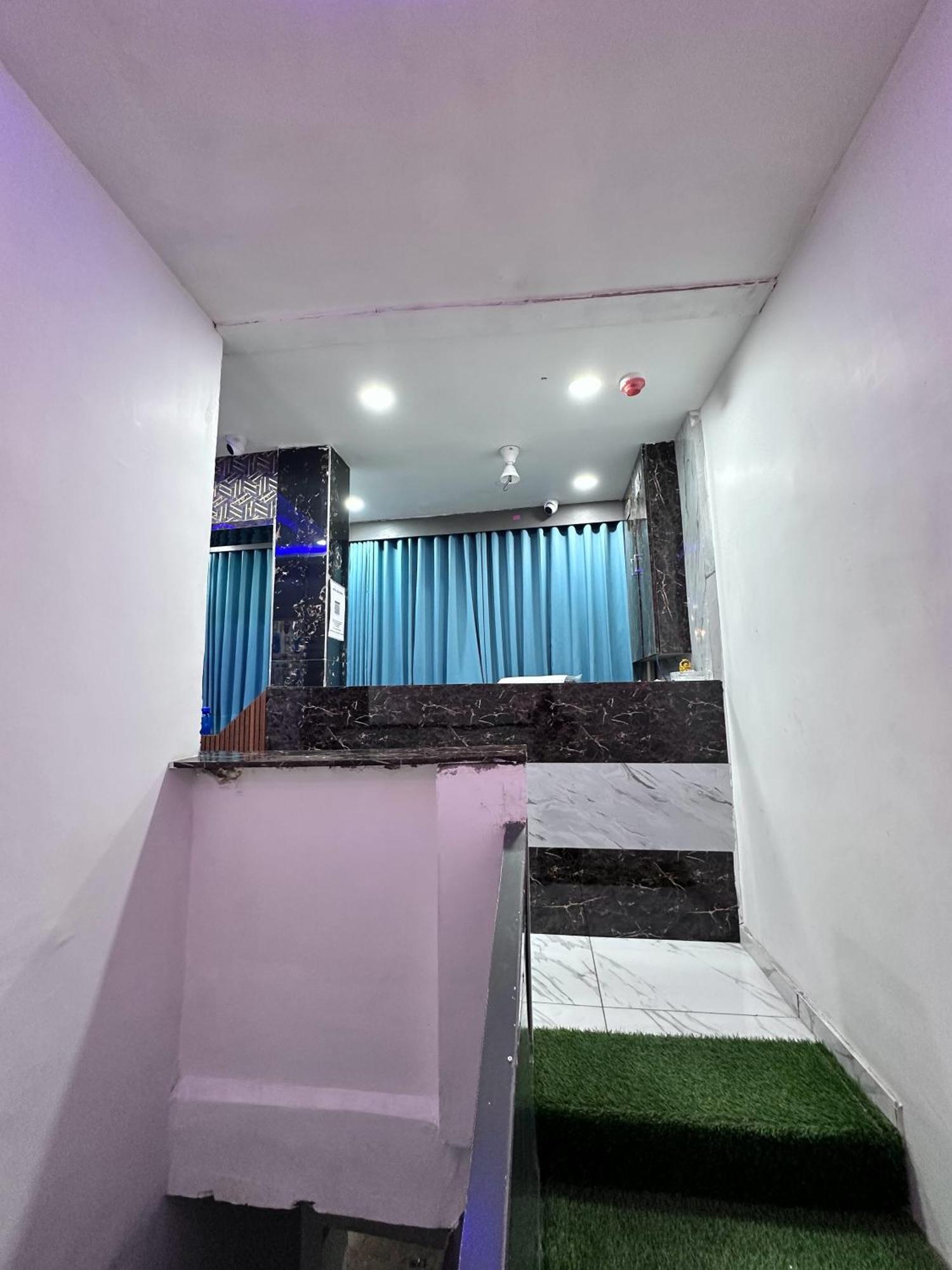 Hotel The Pacific Ahmedabad Airport Luaran gambar