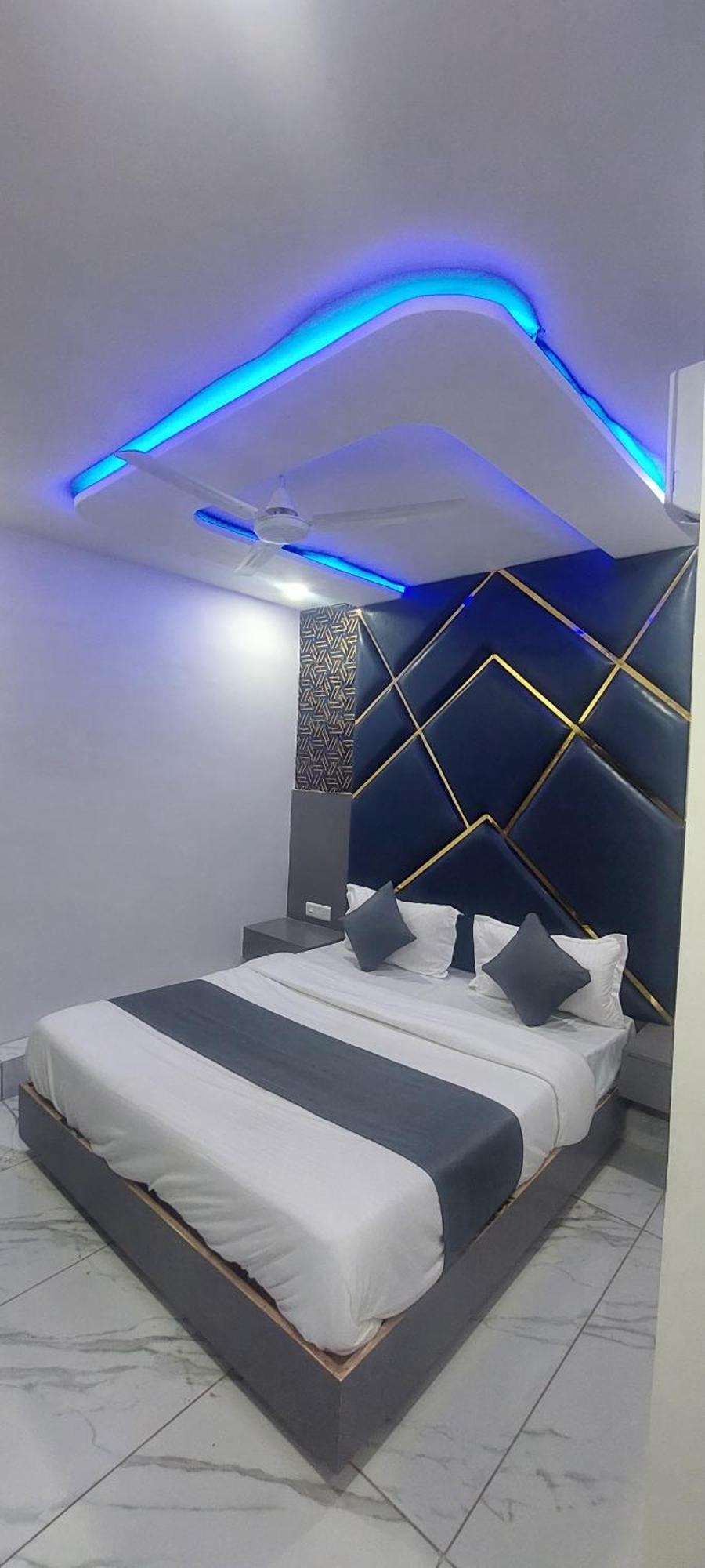 Hotel The Pacific Ahmedabad Airport Luaran gambar